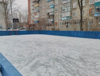 ​В Ульяновске продолжается работа по подготовке ледовых площадок