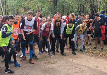​Ульяновские школьники пробежали километр на общегородском кроссе