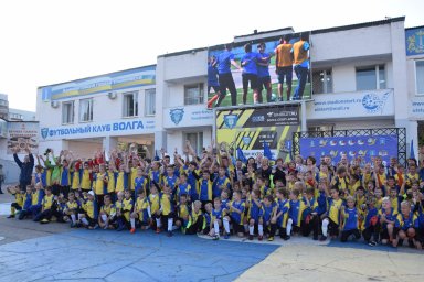 Юным ульяновским футболистам подарили 330 комплектов спортивной формы